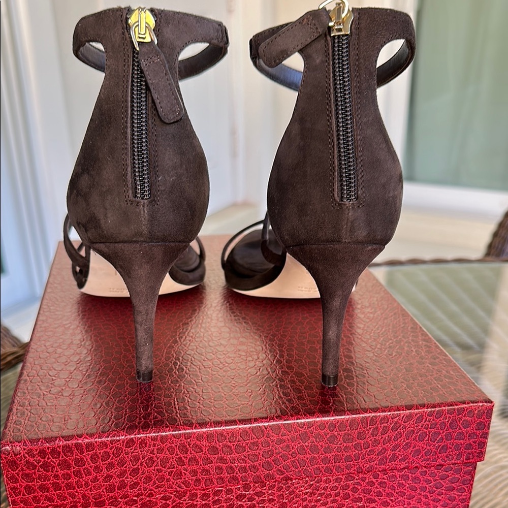 Tamara Mellon Pillow Top New Never Worn Brown Suede Size 7 - Picture 4 of 7
